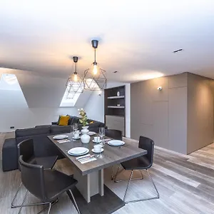 Apartment Wishlist Residences - Old Town Square