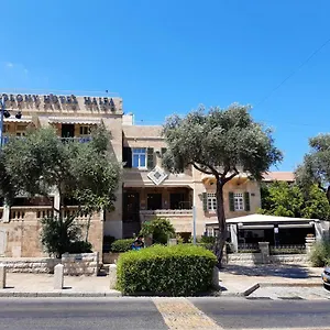 קולוני 4*, חיפה ישראל